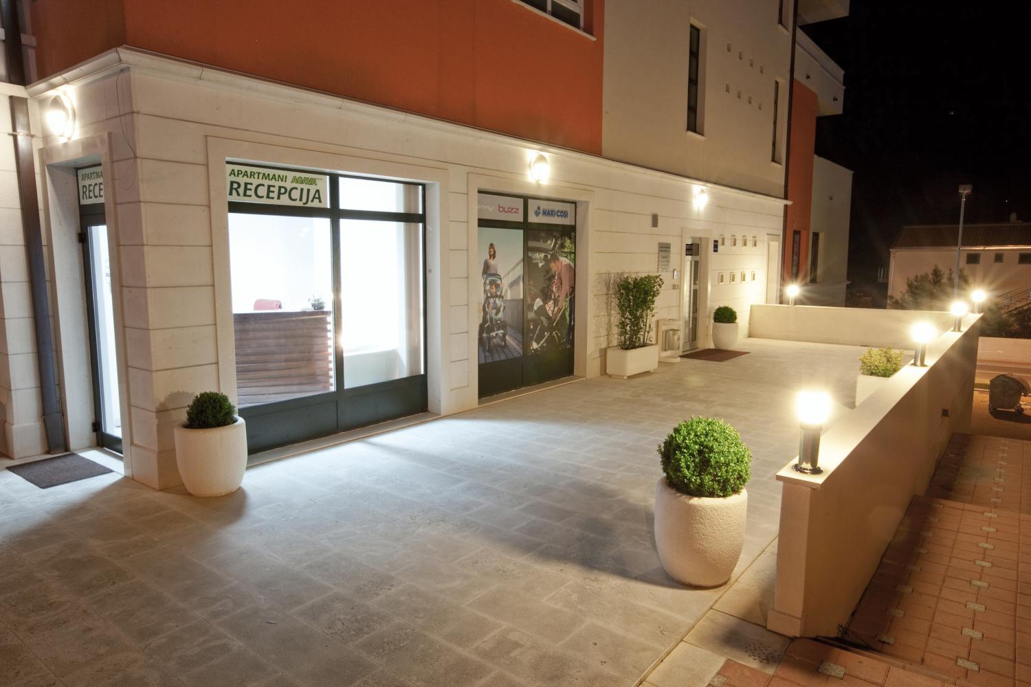 Apartments Agava Makarska Esterno foto